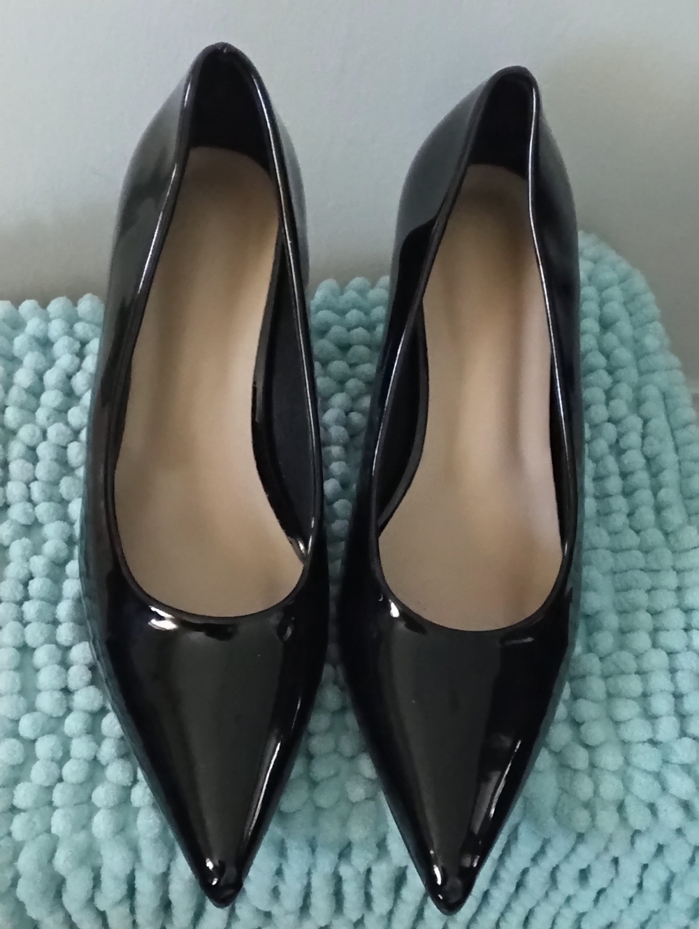 Black Pointed Patent Leather Women's Pumps